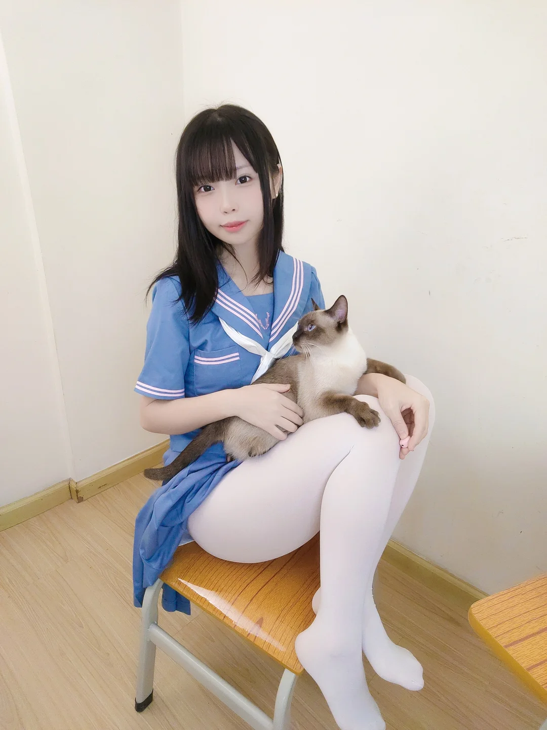 十万珍吱伏特 - 撸猫日记 [102P,1V-305MB] tg@simisebaisi 【丝足阁】075.webp